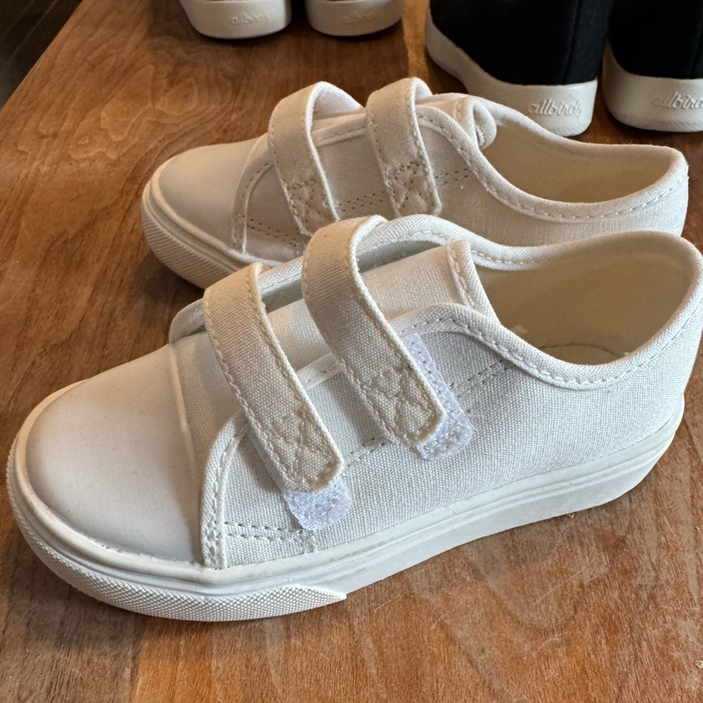 Harper canyon white shoes size 10